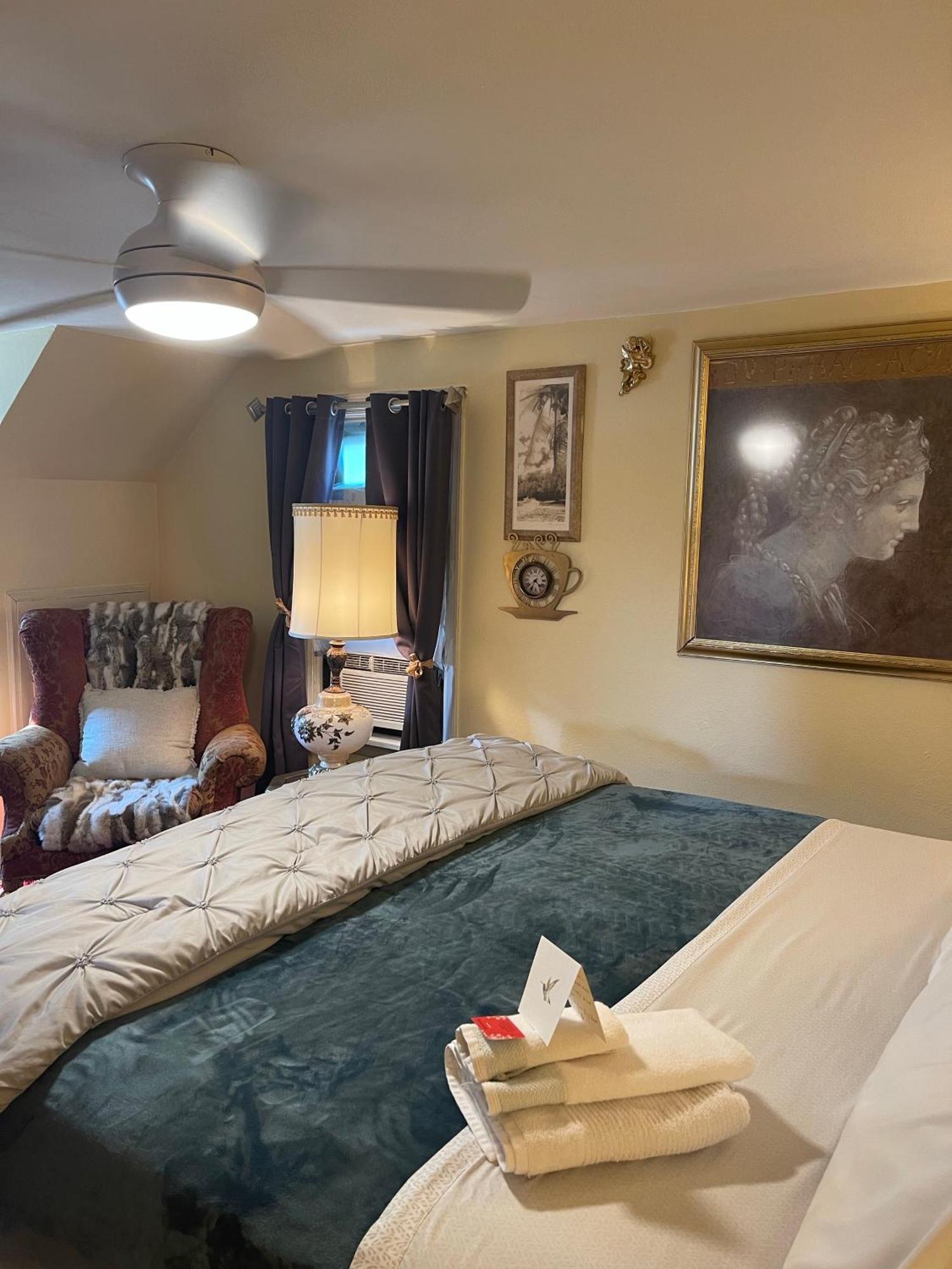 Cozy Room Near Airport & Highway Сент-Луис Экстерьер фото